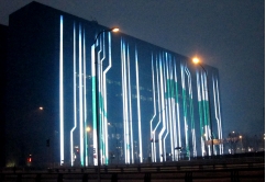 LED灯条屏 - 北京数字大厦