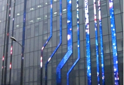LED灯条屏 - 北京数字大厦