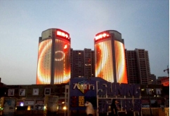 LED灯条屏 - 淮北中泰广场